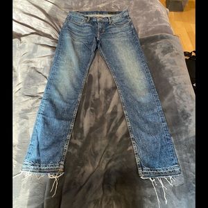 VINCE JEANS SIZE 28